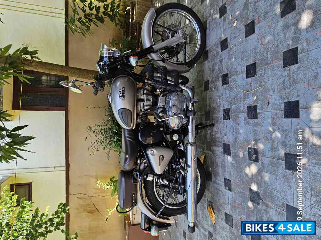 Gunmetal Grey Royal Enfield Classic Gunmetal Grey Gunmetal Grey Royal Enfield Classic Gunmetal Grey