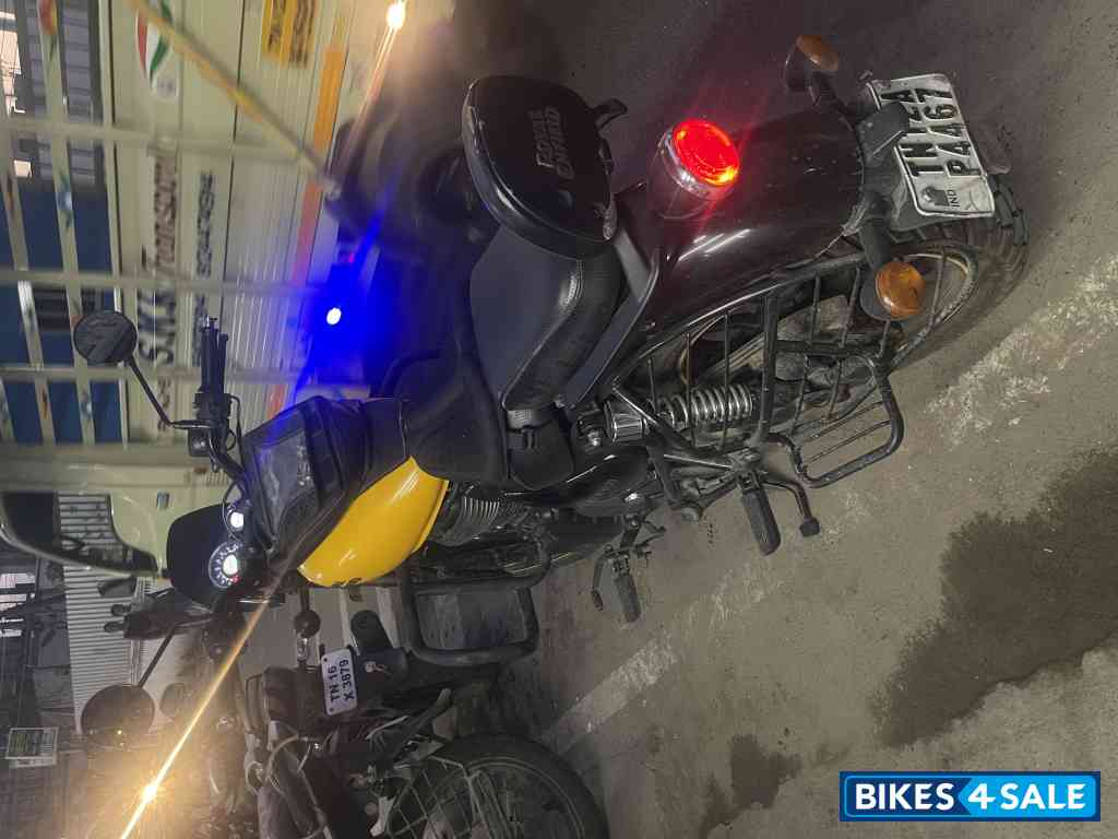 Yellow Royal Enfield Meteor 350