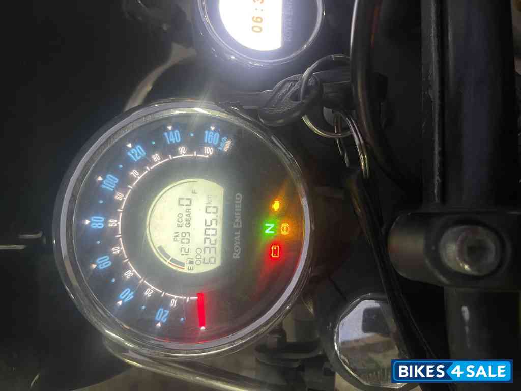 Yellow Royal Enfield Meteor 350 Yellow Royal Enfield Meteor 350
