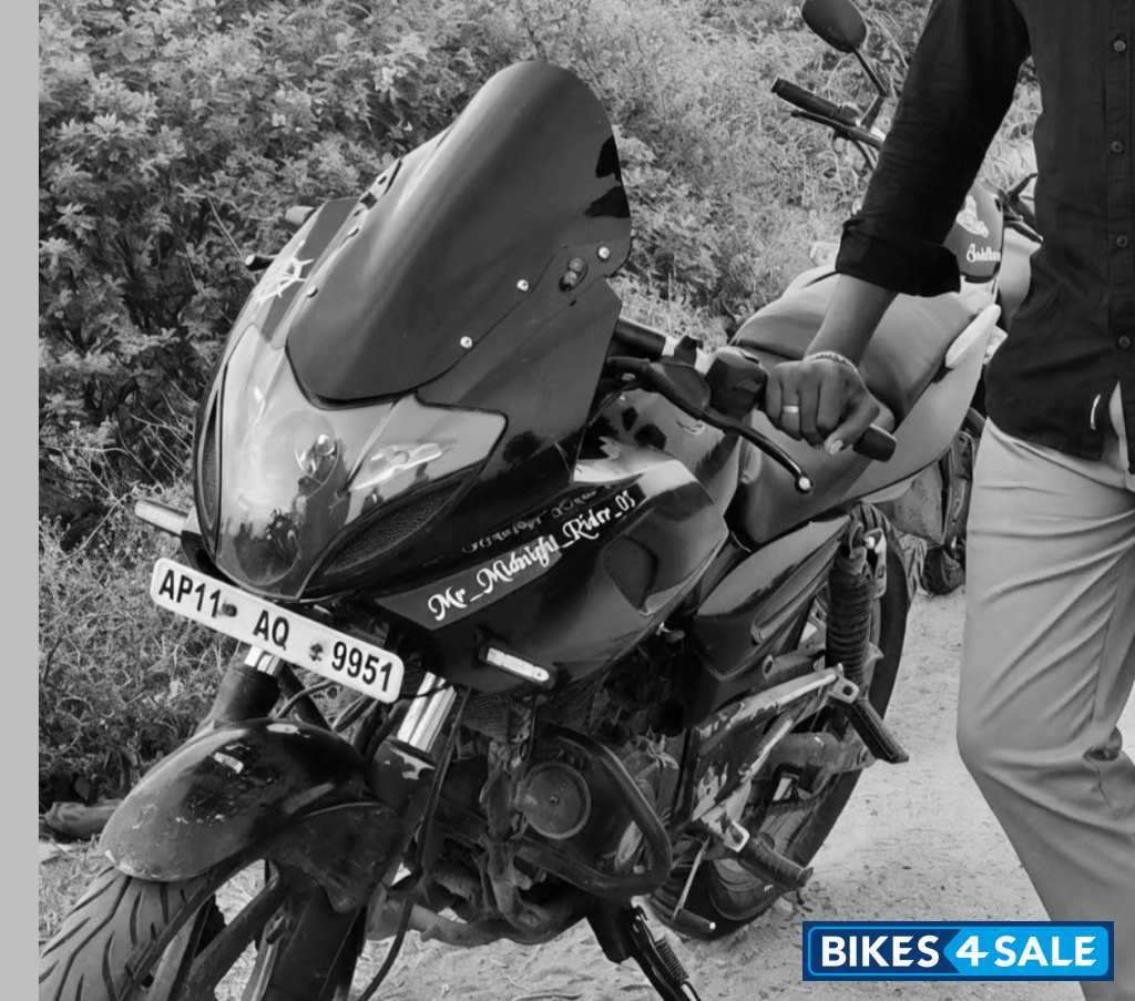 Bajaj Pulsar 220F