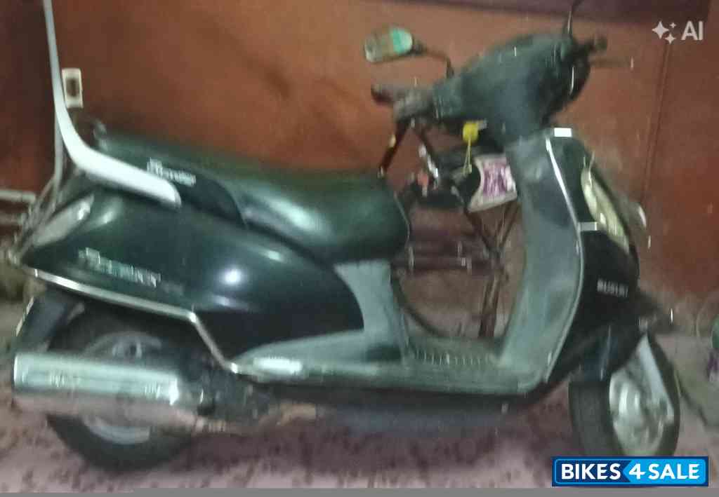 Black Suzuki Access 125