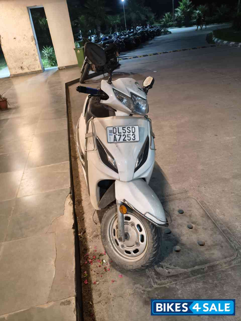 Pearl White Honda Activa 6G H-smart