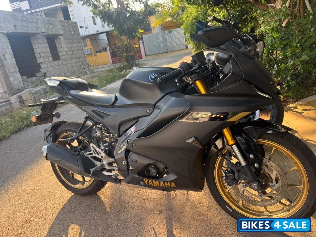 Yamaha R15 V4