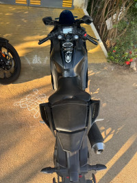 Yamaha R15 V4