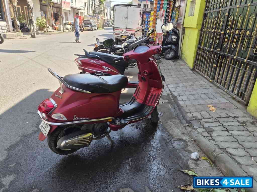 Matt Red Vespa SXL 150 Matt Red Vespa SXL 150