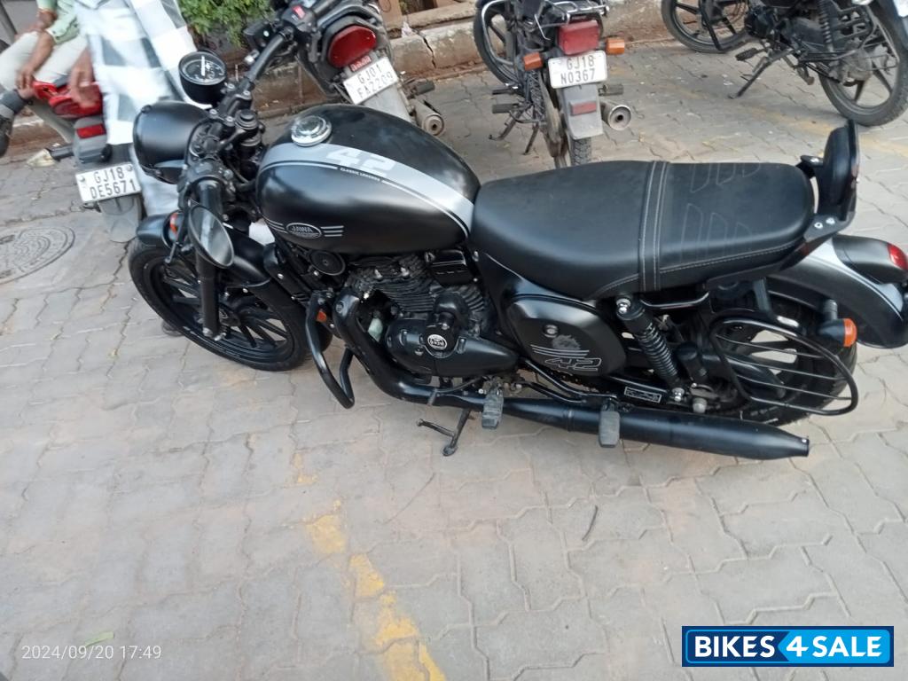 Jawa 42 Dual Channel ABS AllStar Black