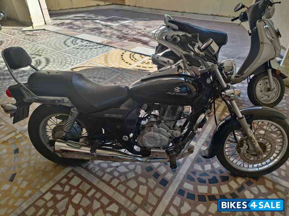 Bajaj Avenger 220 DTS-i