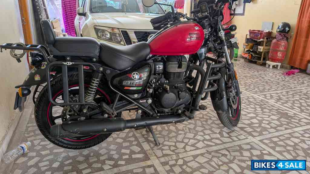 Royal Enfield Meteor 350 Fireball Royal Enfield Meteor 350 Fireball