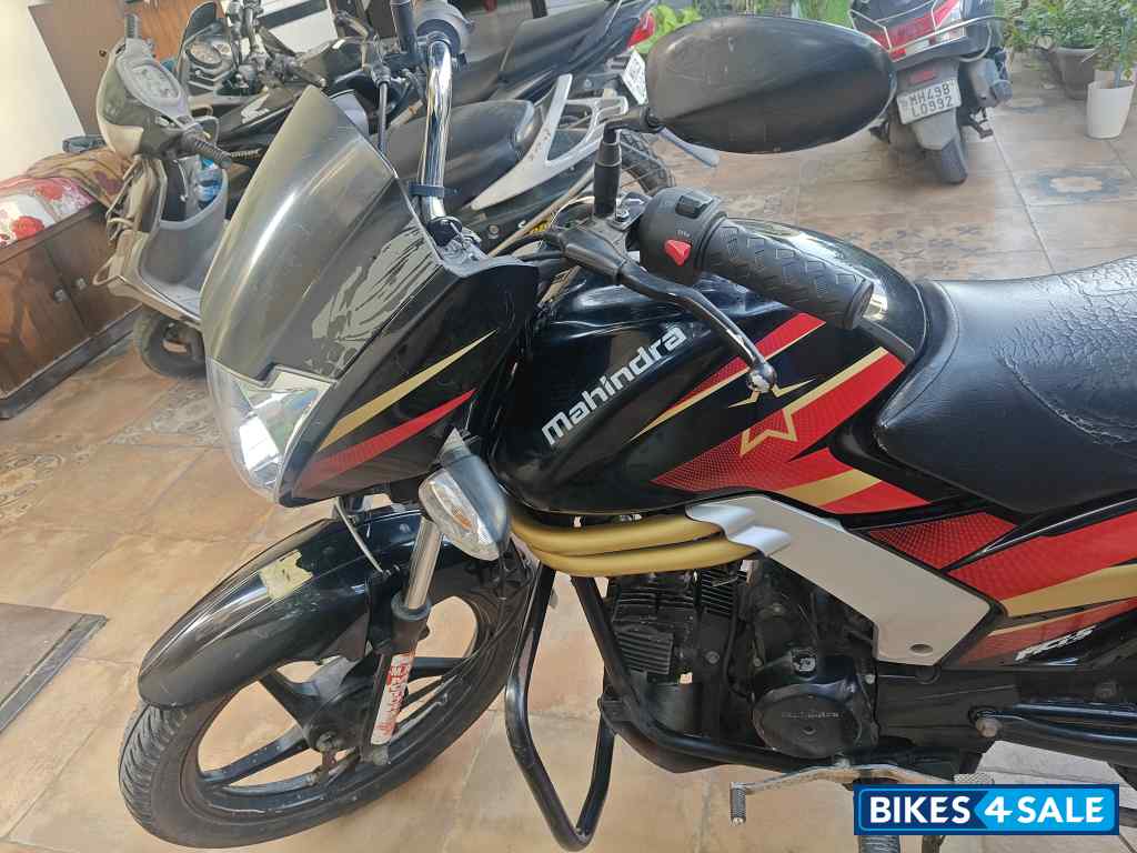 Black Mahindra Centuro Rockstar Black Mahindra Centuro Rockstar