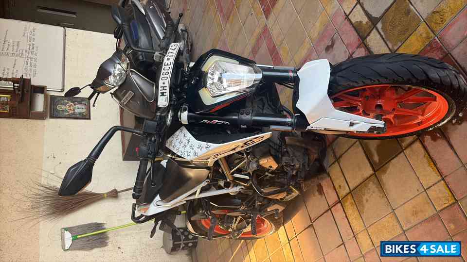KTM Duke 200 ABS KTM Duke 200 ABS