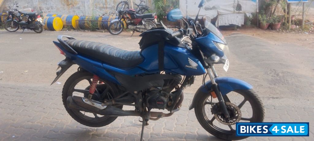 Blue Honda Livo 110