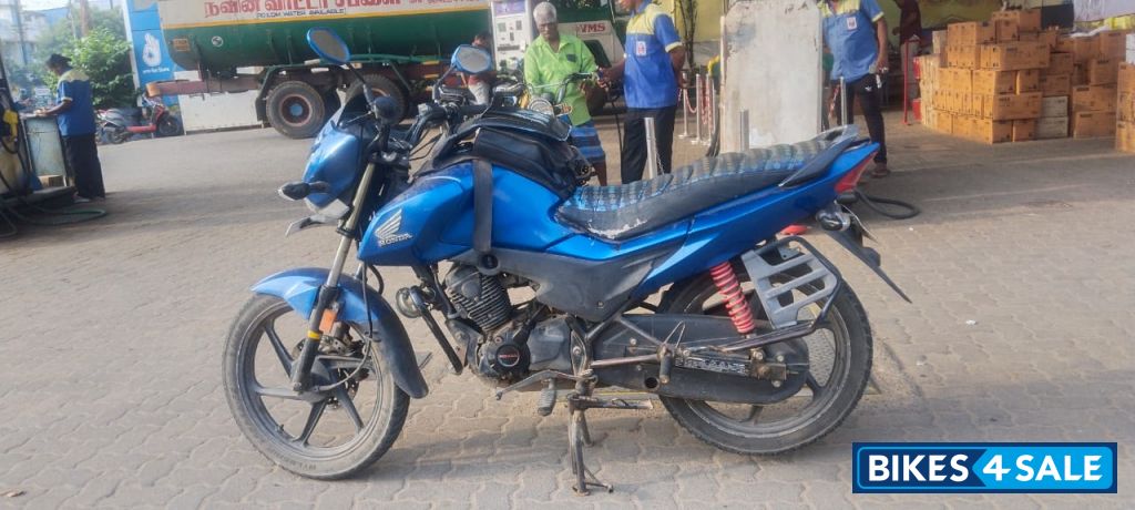 Blue Honda Livo 110