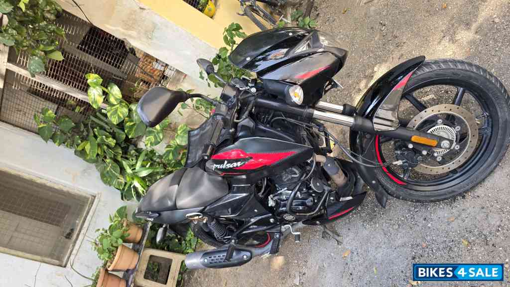 Matt Sparkle Black Red Bajaj Pulsar 150 Twin Disc BS6