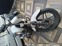 Bajaj V15