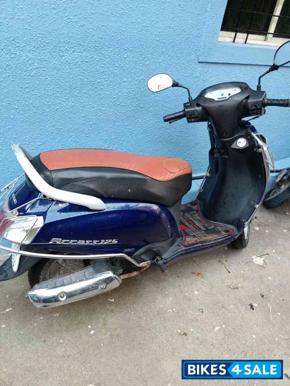 Blue Suzuki Access 125 Blue Suzuki Access 125