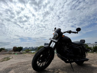 Yezdi Roadster Dark 2022 Model