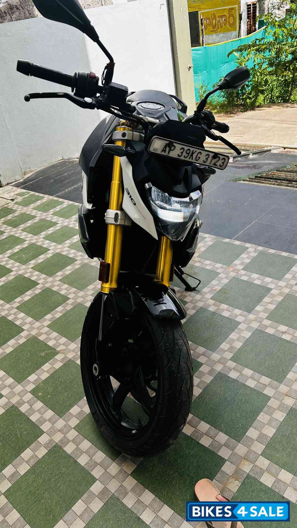 BMW G 310 R