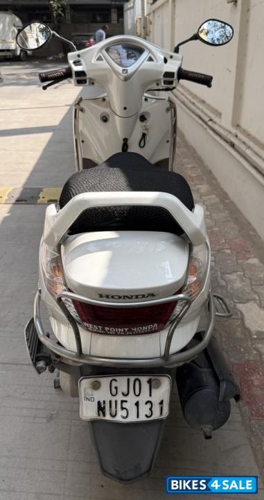 White Honda Aviator White Honda Aviator