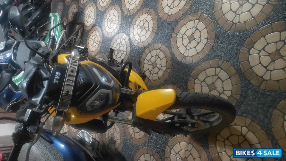 TVS Raider Split Seat