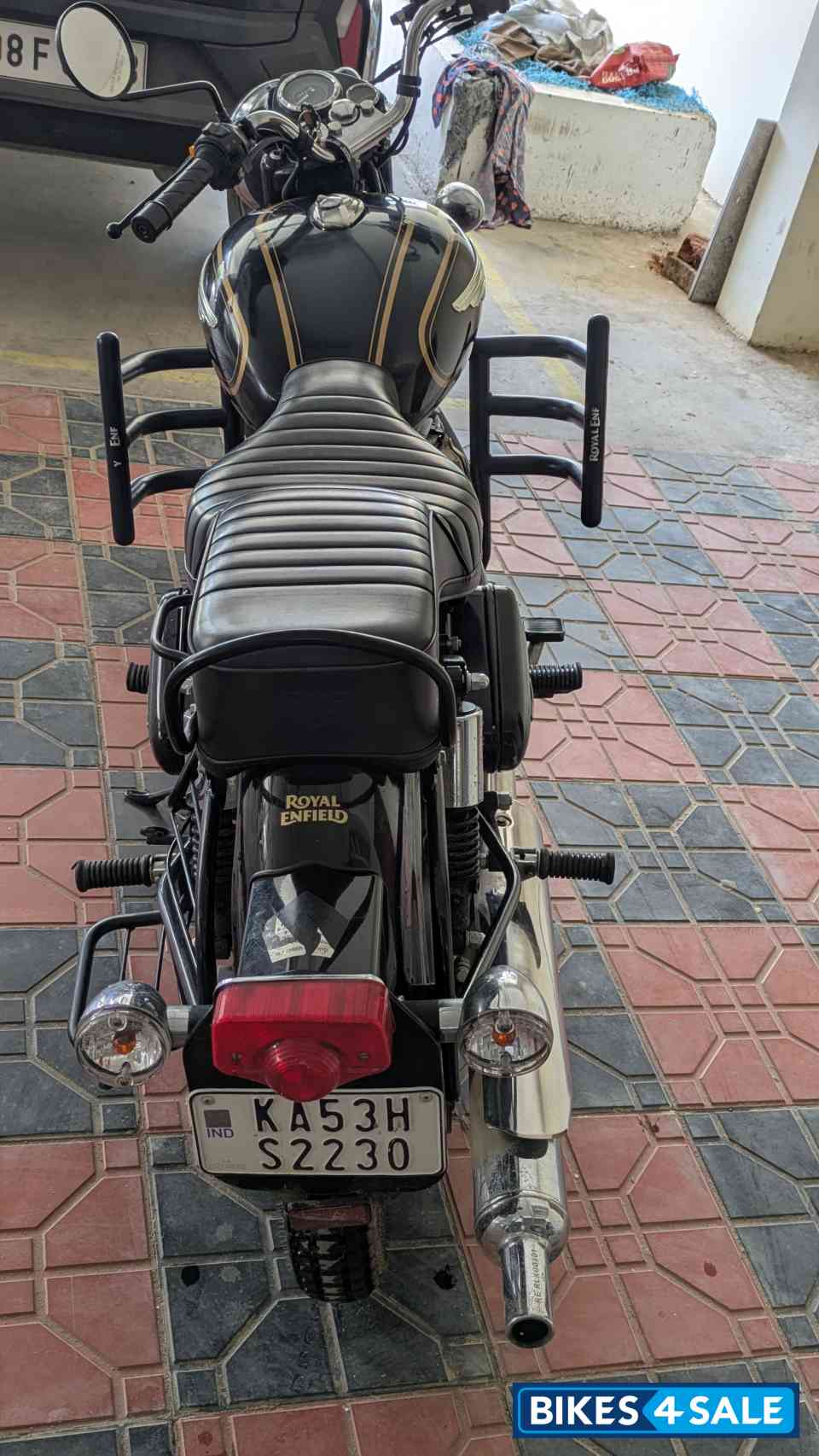 Black Royal Enfield Bullet Standard 350