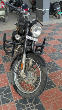 Black Royal Enfield Bullet Standard 350