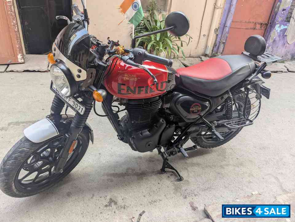 Rebel Red And Black Royal Enfield Hunter 350 Metro Rebel Red And Black Royal Enfield Hunter 350 Metro