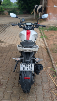 White TVS Apache RTR 200 4V