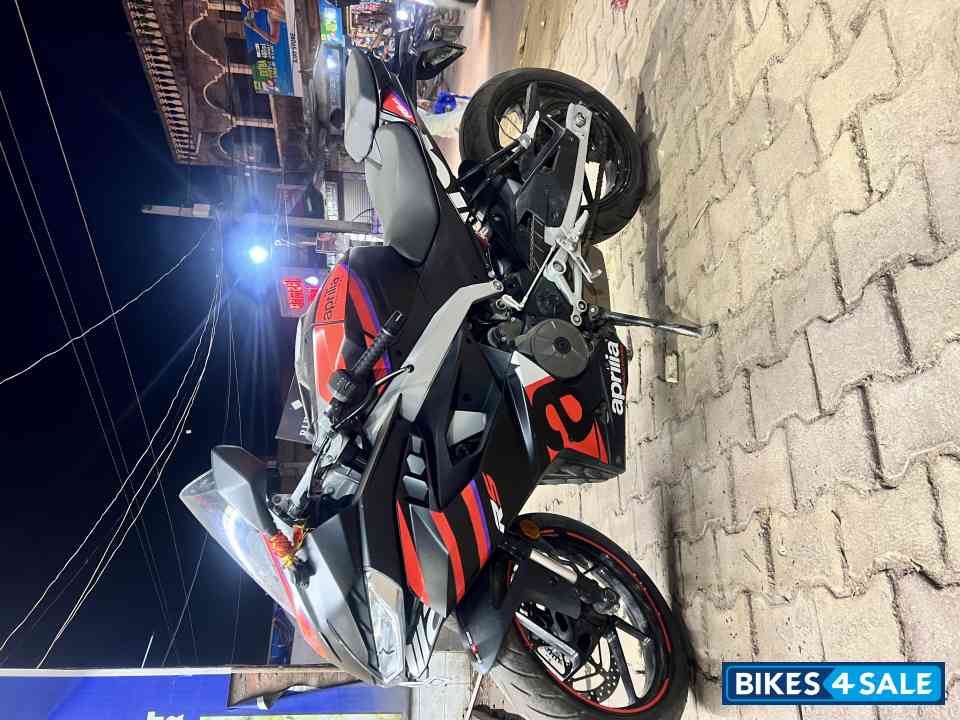 Black Aprilia RS 457