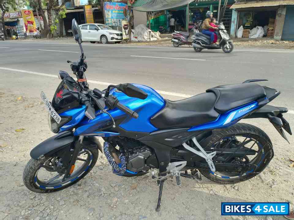 Glossy Caribean Blue Bajaj Pulsar P150 Twin Disc Split Seat