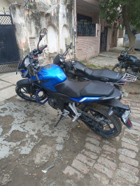 Glossy Caribean Blue Bajaj Pulsar P150 Twin Disc Split Seat