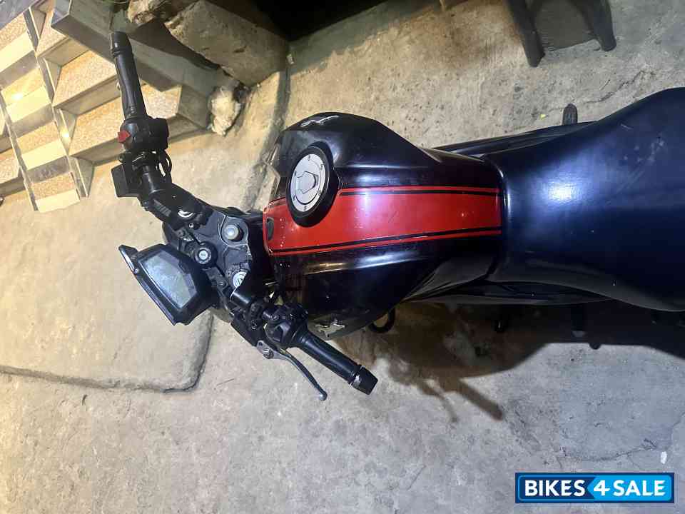 TVS Apache RTR 200 4V TVS Apache RTR 200 4V