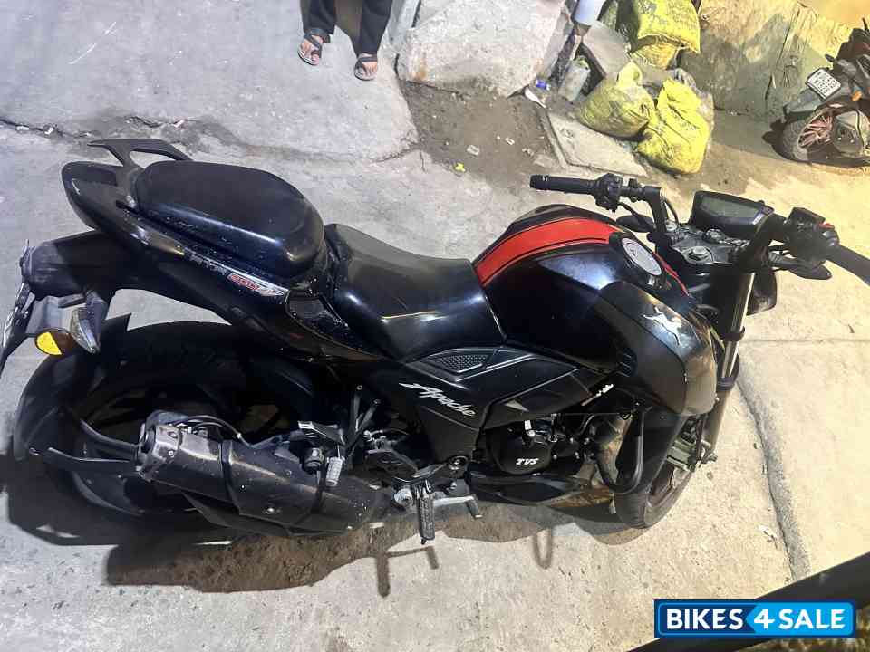 TVS Apache RTR 200 4V TVS Apache RTR 200 4V