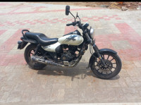 Bajaj Avenger 200 DTS-i