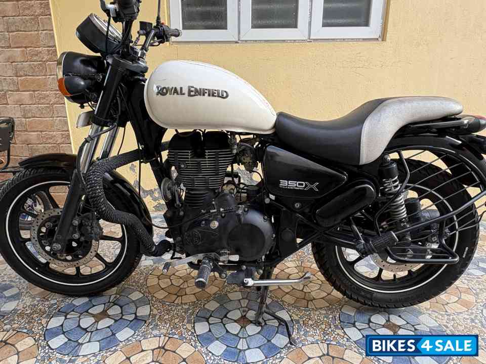 White Royal Enfield Thunderbird X 350