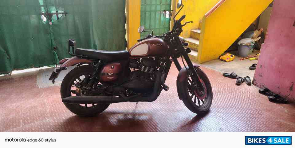 Jawa 42 Dual Channel ABS Cosmic Carbon Jawa 42 Dual Channel ABS Cosmic Carbon