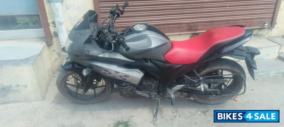 Suzuki Gixxer SF