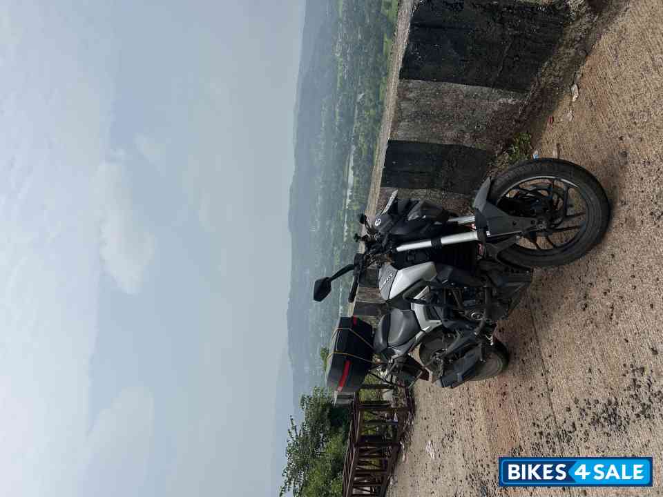 Black Bajaj Dominar 250 Black Bajaj Dominar 250