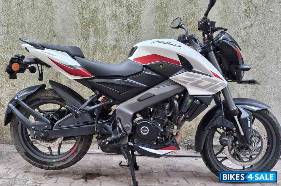 Bajaj Pulsar 200 NS ABS