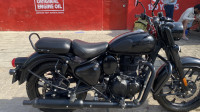 Royal Enfield Classic Stealth Black