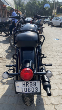 Royal Enfield Classic Stealth Black