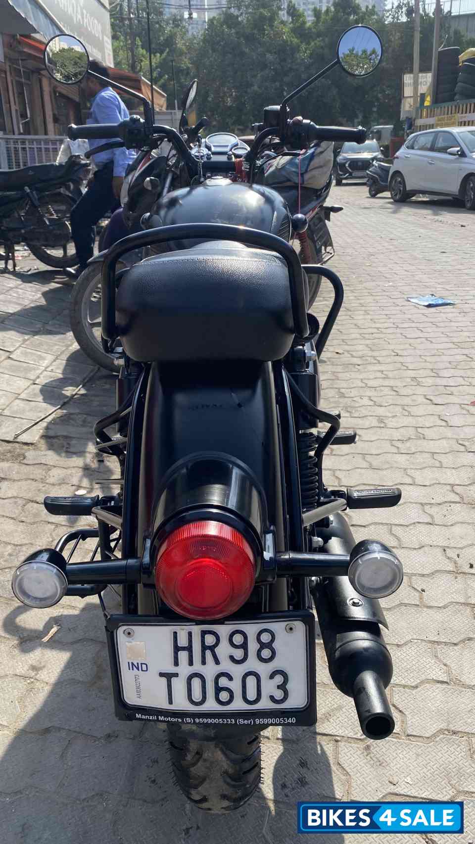 Royal Enfield Classic Stealth Black Royal Enfield Classic Stealth Black