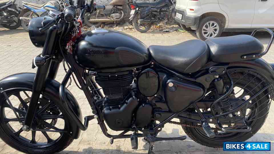 Royal Enfield Classic Stealth Black Royal Enfield Classic Stealth Black