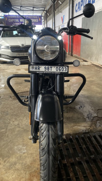Royal Enfield Classic Stealth Black