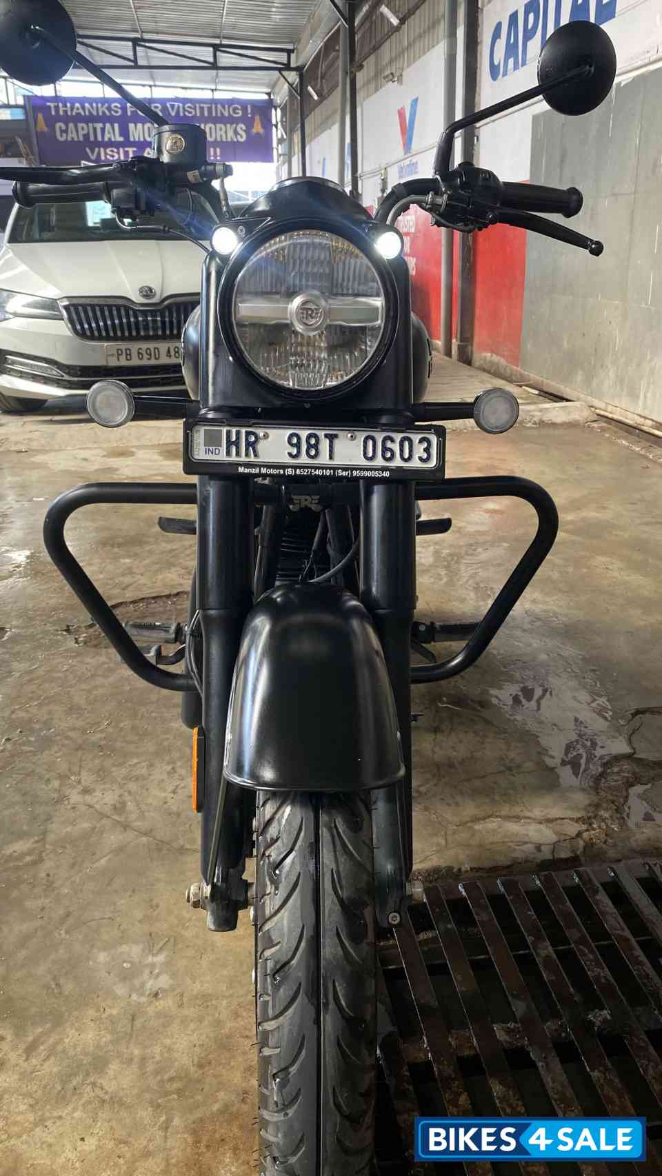 Royal Enfield Classic Stealth Black Royal Enfield Classic Stealth Black
