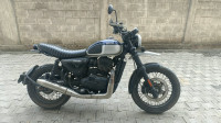 Duel Tone Blue And Ash Yezdi Scrambler Dual Tone
