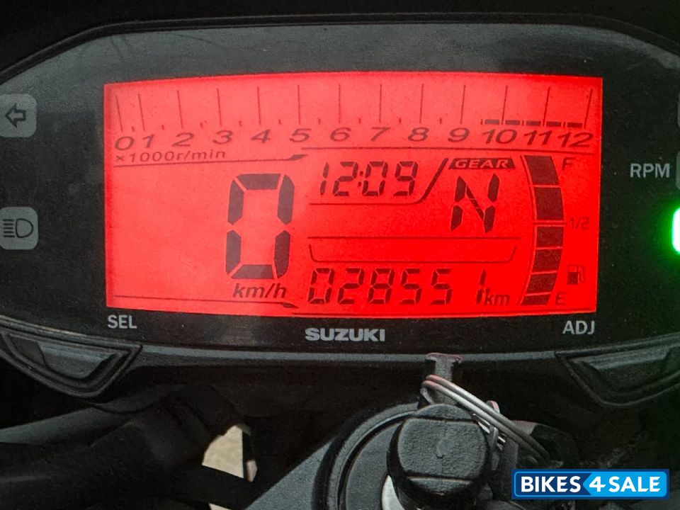 Black Suzuki Gixxer 150 Black Suzuki Gixxer 150