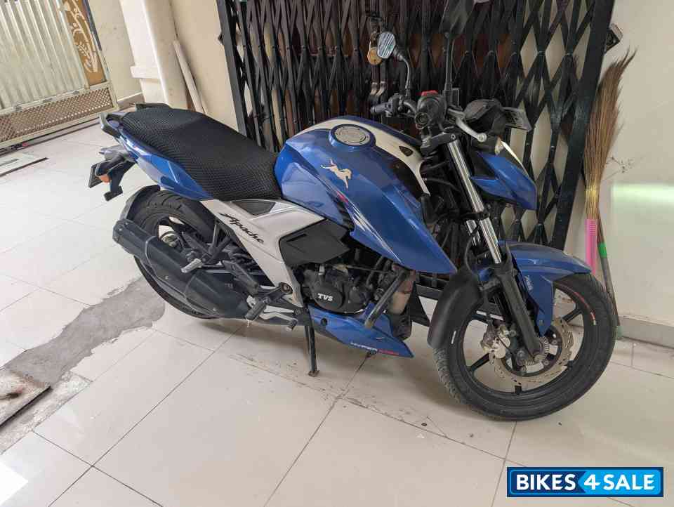 Blue TVS Apache RTR 160 4V Blue TVS Apache RTR 160 4V