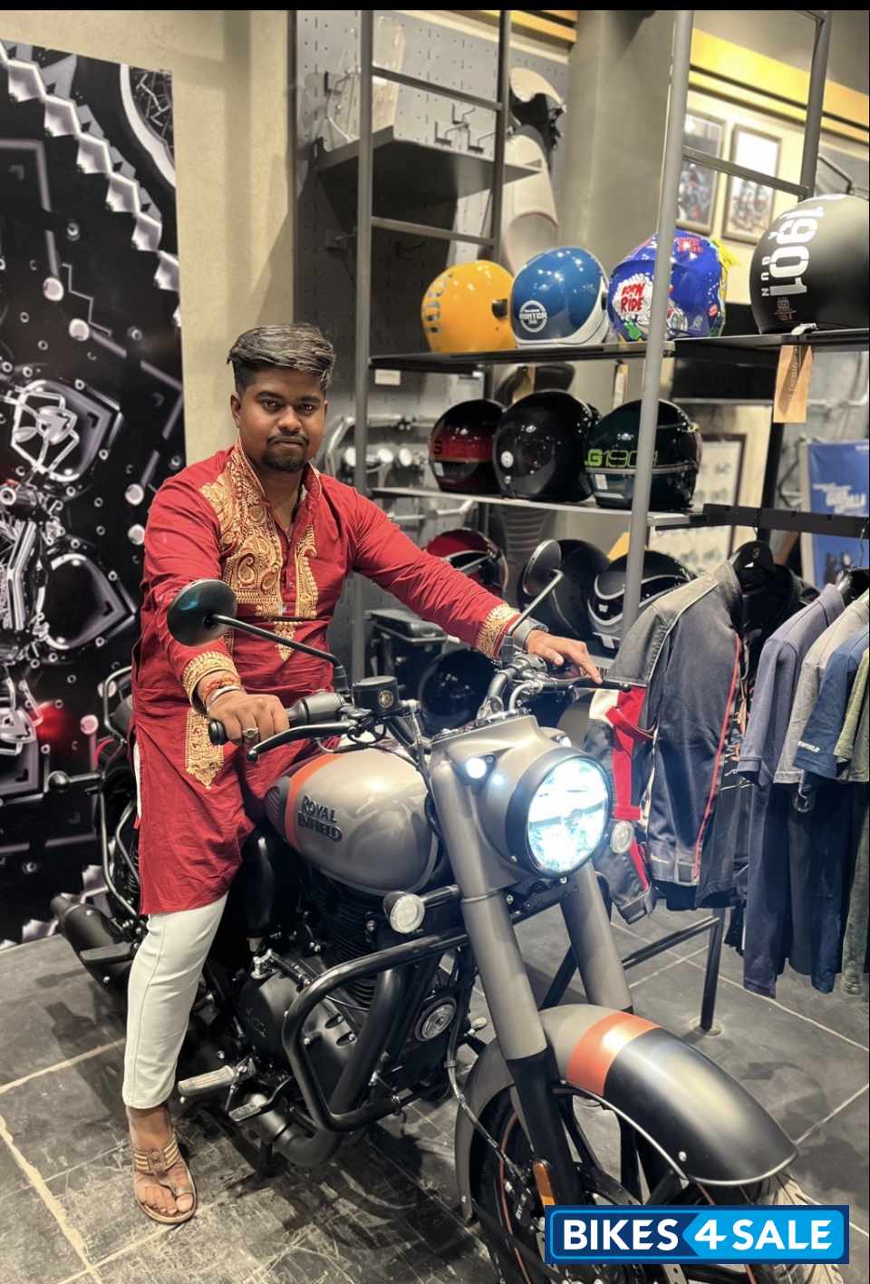 Gunmetal Royal Enfield Classic 350 Dual Channel BS6