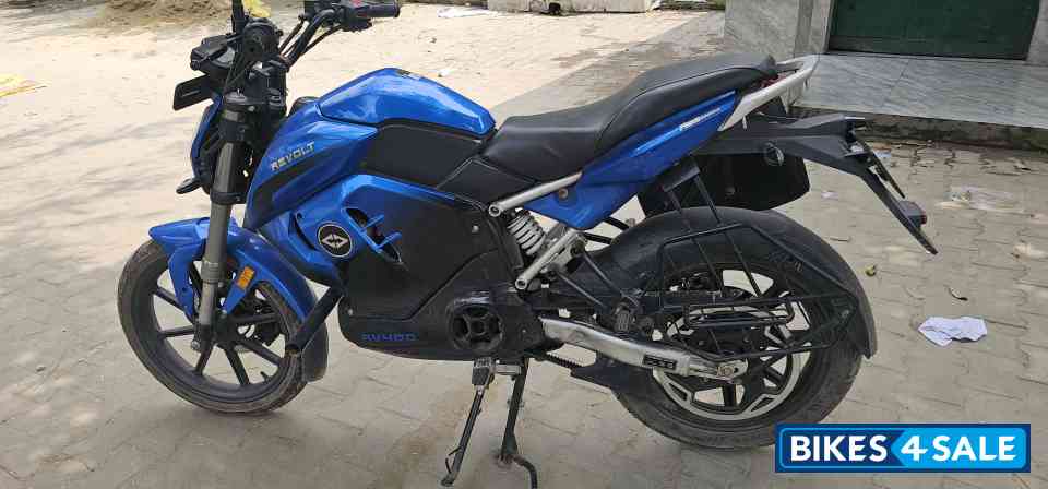 Blue Revolt RV 400