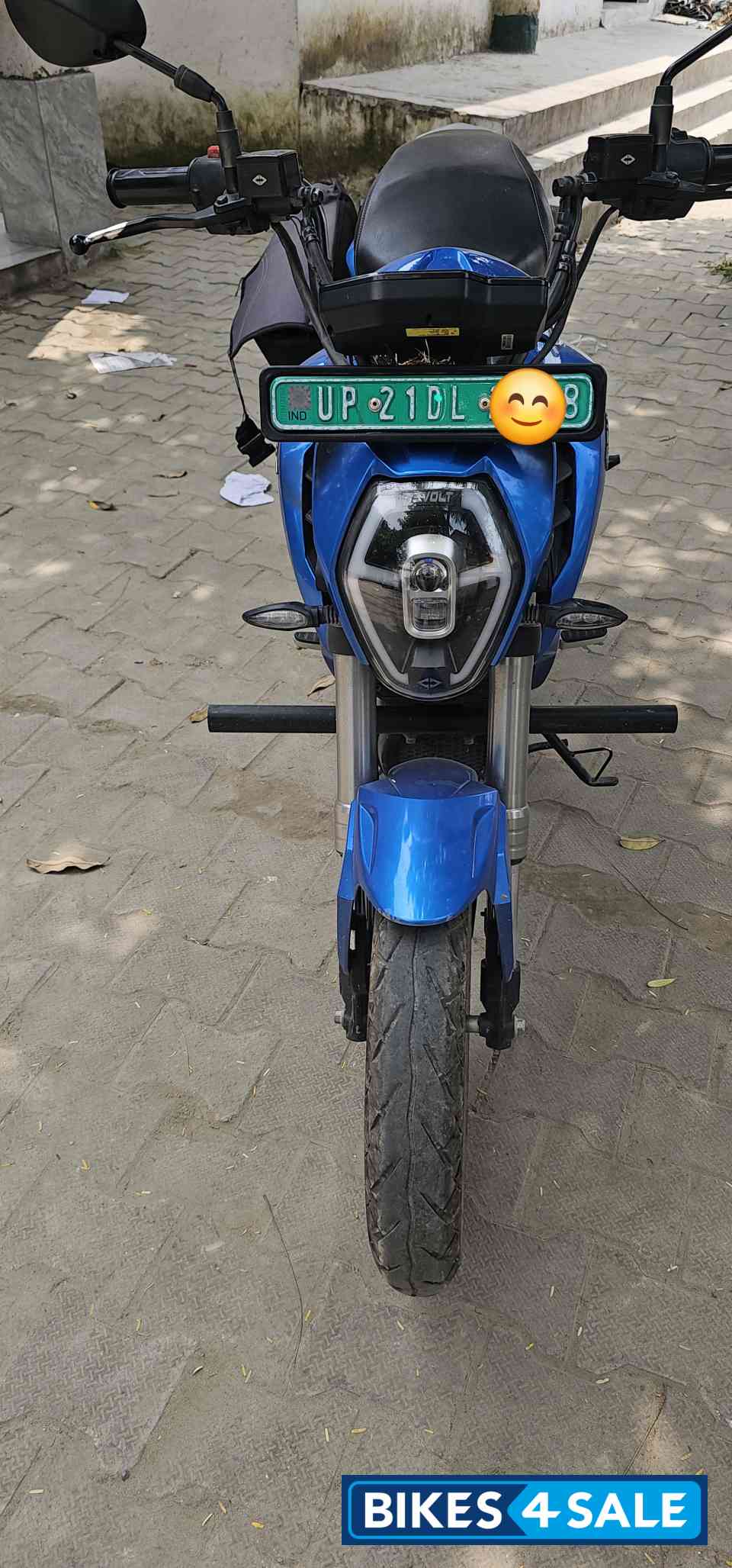 Blue Revolt RV 400 Blue Revolt RV 400